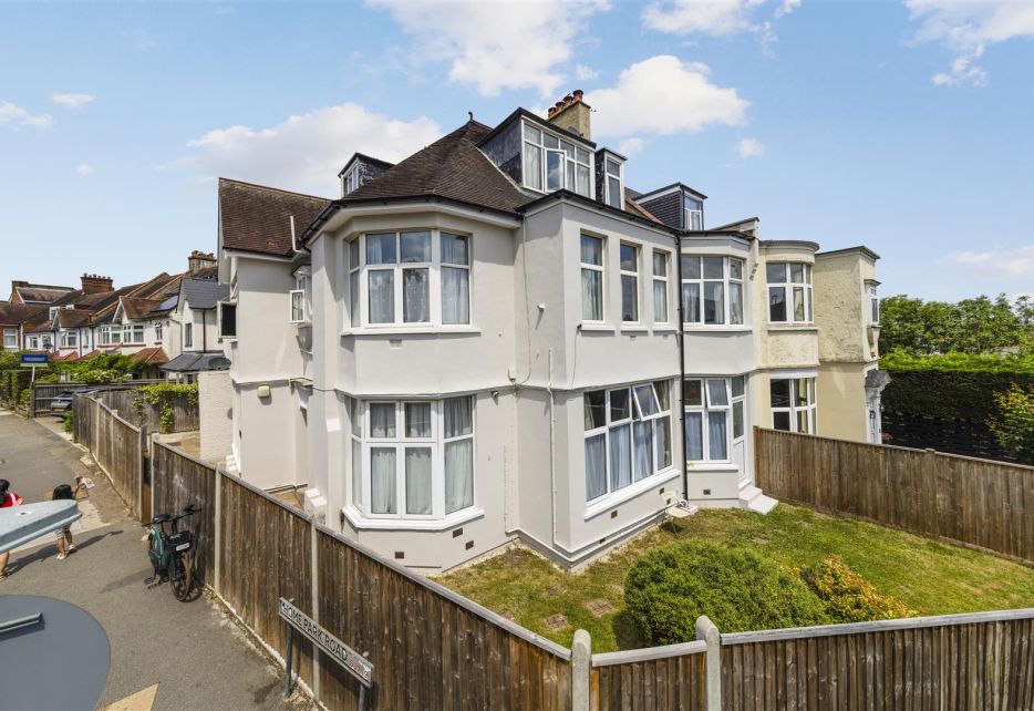 Arthur Road, Wimbledon, SW19