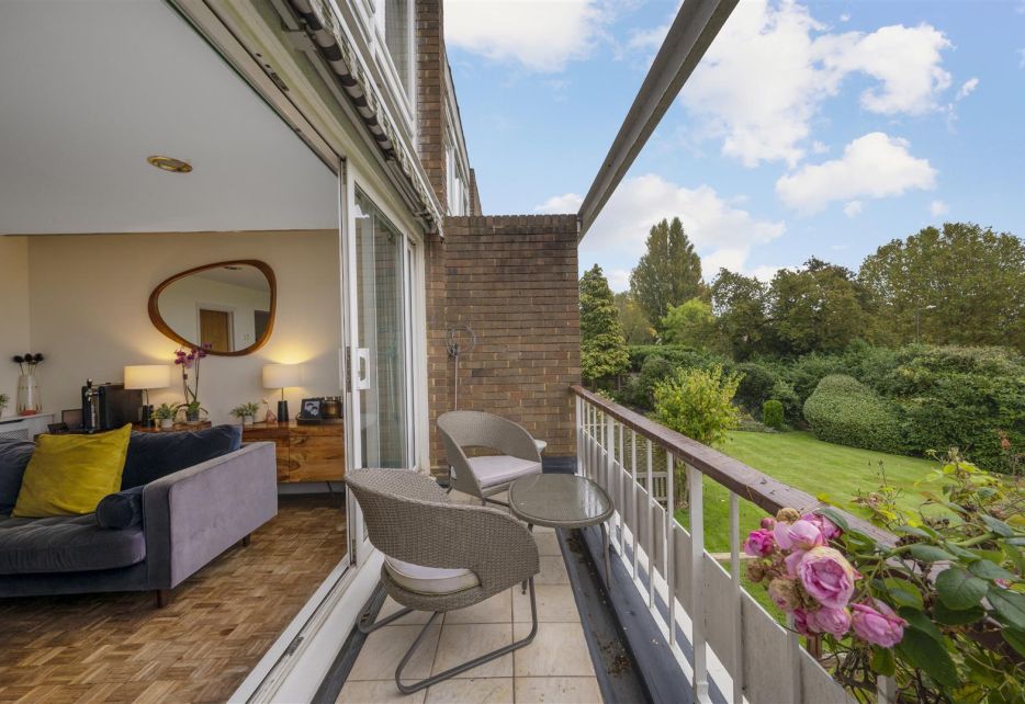 Cottenham Drive, West Wimbledon, SW20