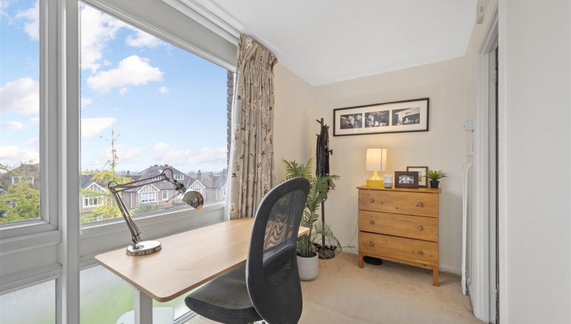 Cottenham Drive, West Wimbledon, SW20