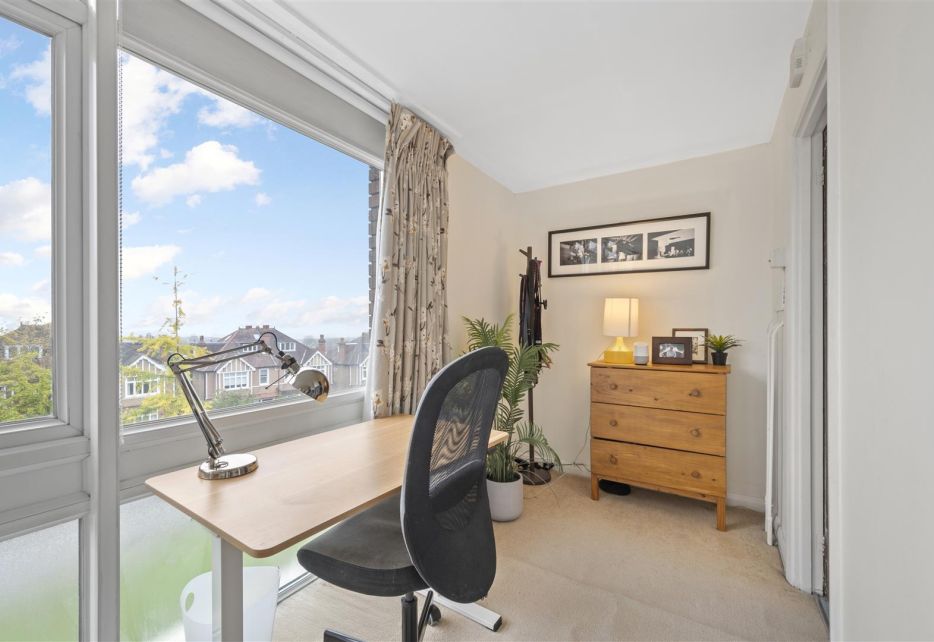 Cottenham Drive, West Wimbledon, SW20