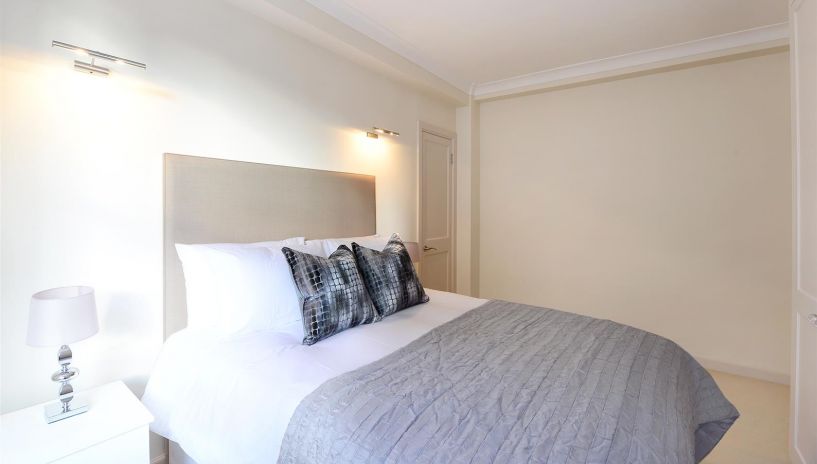 Mayfair, London W1J