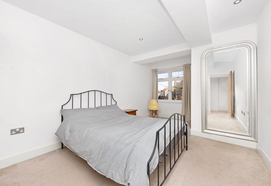 Coombe Road, New Malden