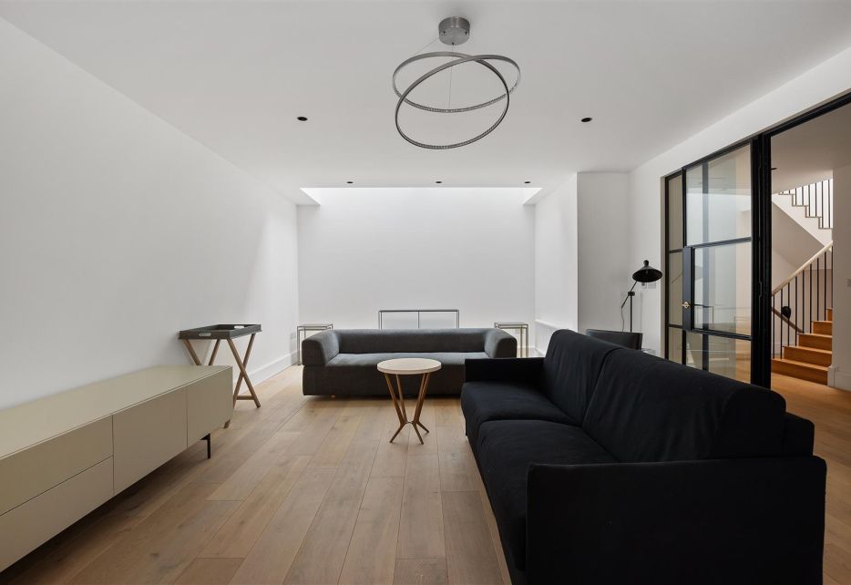 Elvaston Mews, South Kensington, SW7