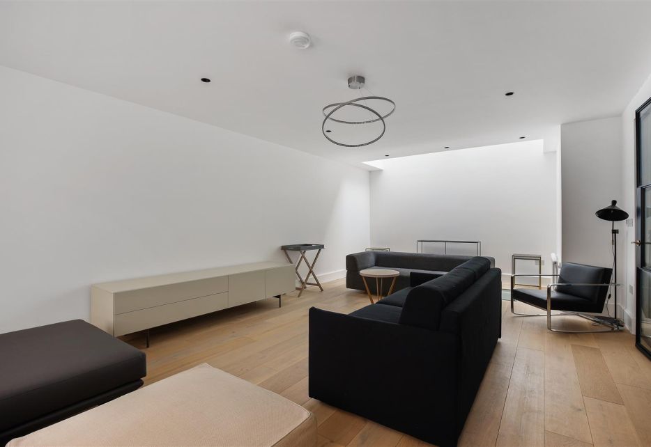 Elvaston Mews, South Kensington, SW7