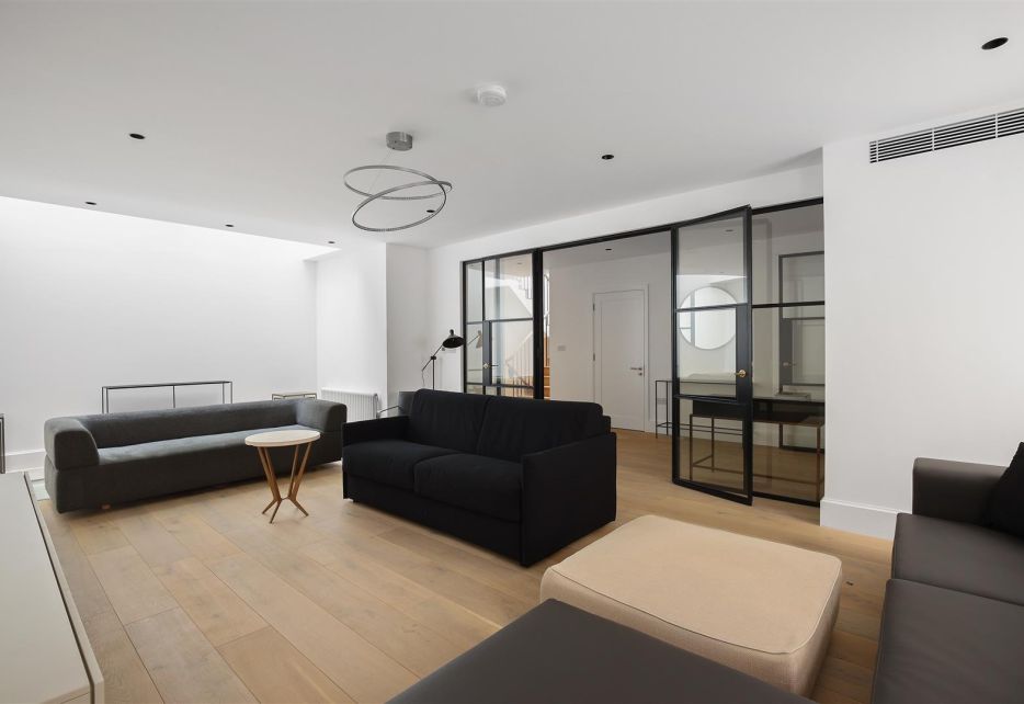 Elvaston Mews, South Kensington, SW7