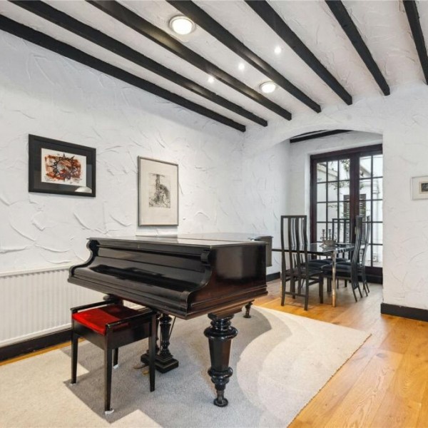 Queen's Gate Gardens