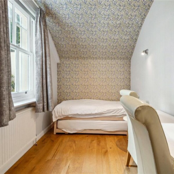 Queen's Gate Gardens