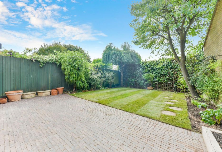 Southridge Place, Wimbledon, SW20