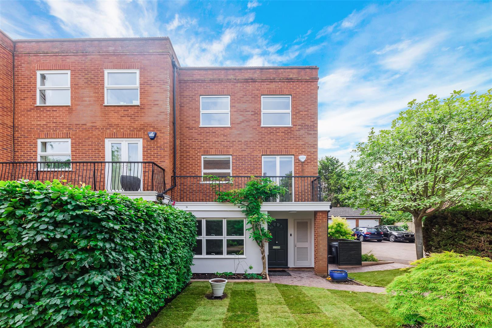 Southridge Place | 33570493