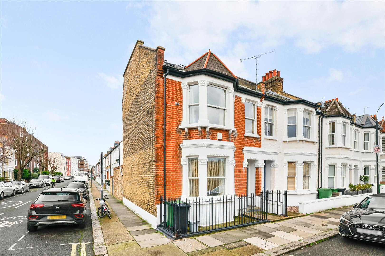 Lysia Street | 33573407