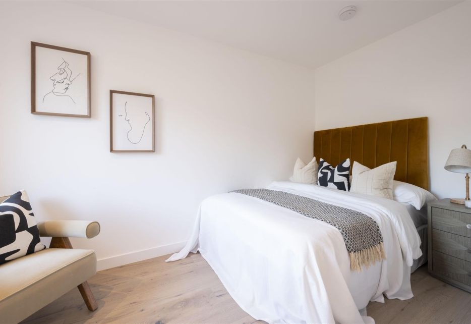 Cottenham Park Road, Wimbledon, SW20