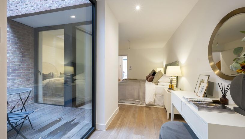 Cottenham Park Road, Wimbledon, SW20