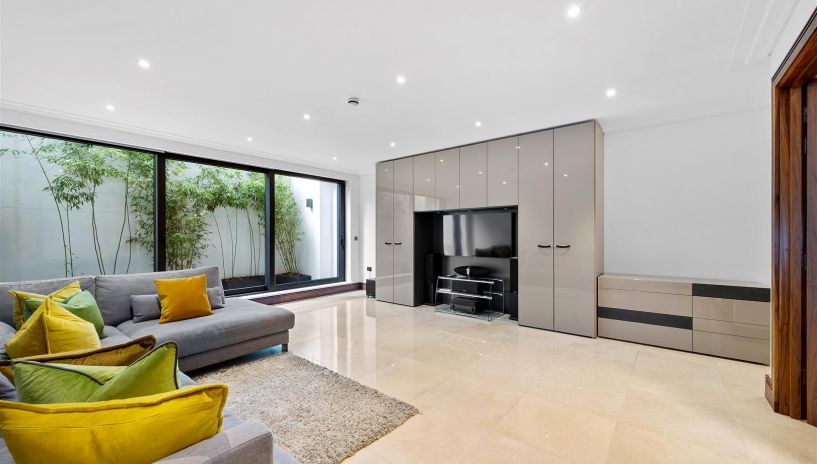 Parkside, Wimbledon, SW19