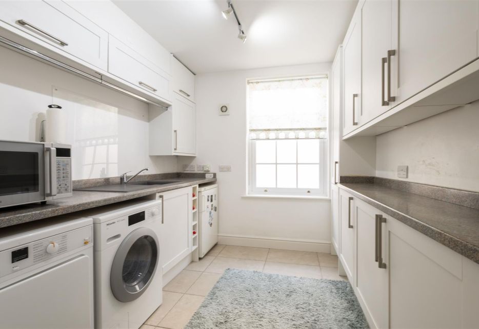 Rydon Mews, Wimbledon, SW19