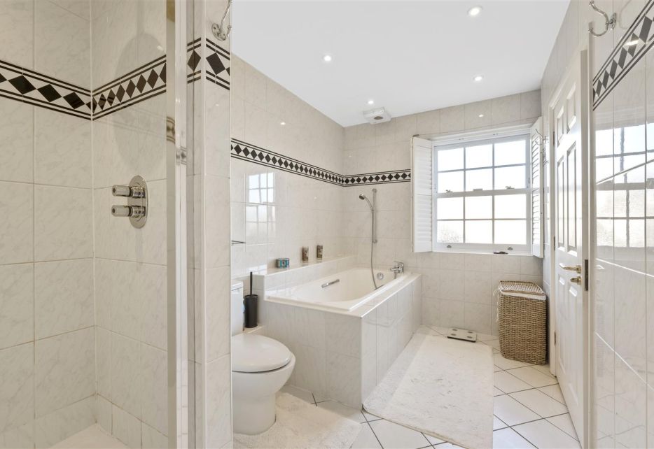 Rydon Mews, Wimbledon, SW19