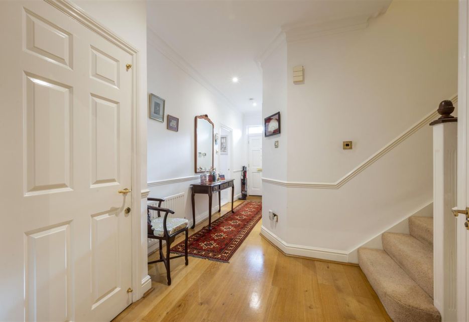 Rydon Mews, Wimbledon, SW19