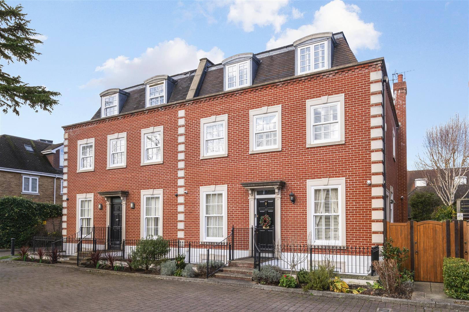 Rydon Mews | 33736679