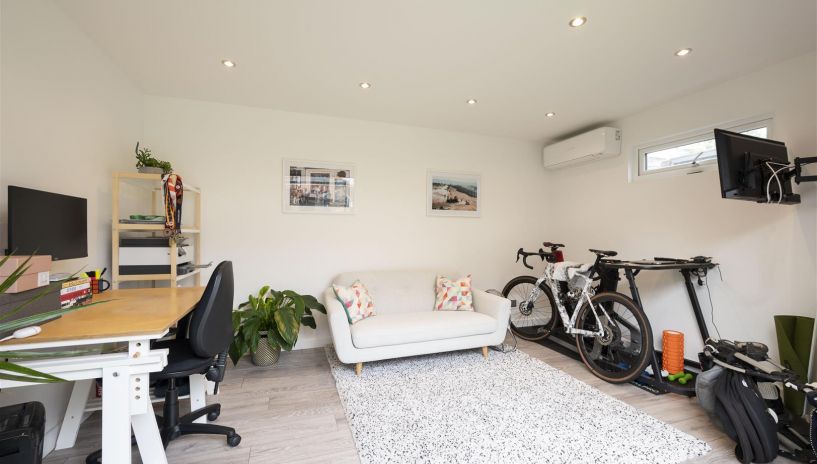 Chestnut Road, Raynes Park, SW20