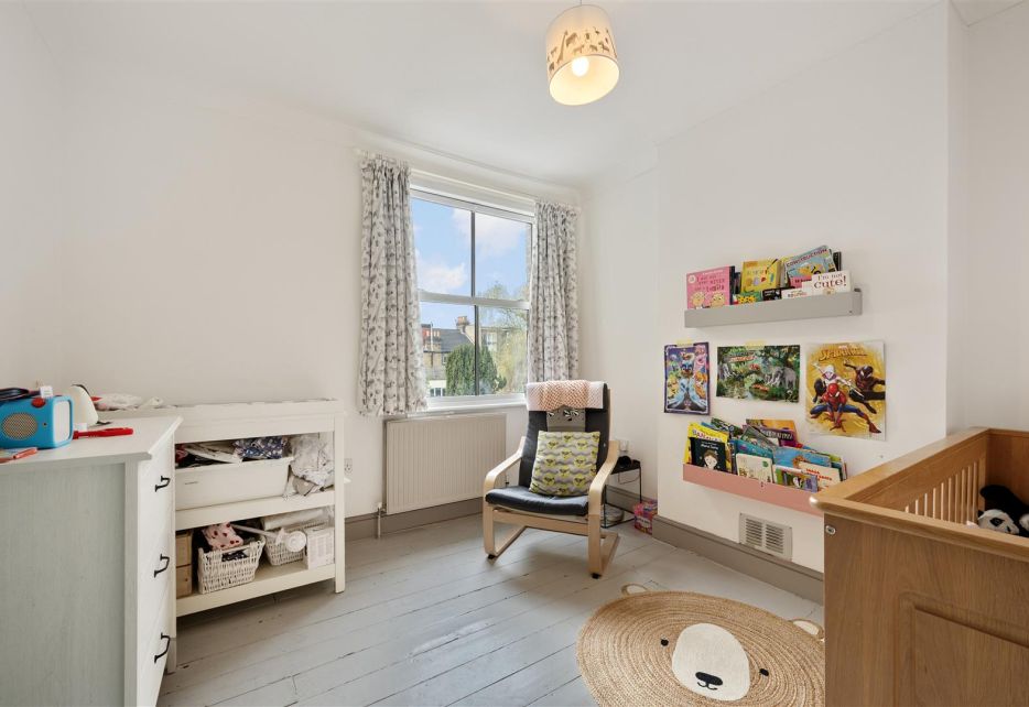 Chestnut Road, Raynes Park, SW20