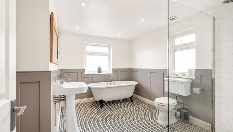 Chestnut Road, Raynes Park, SW20