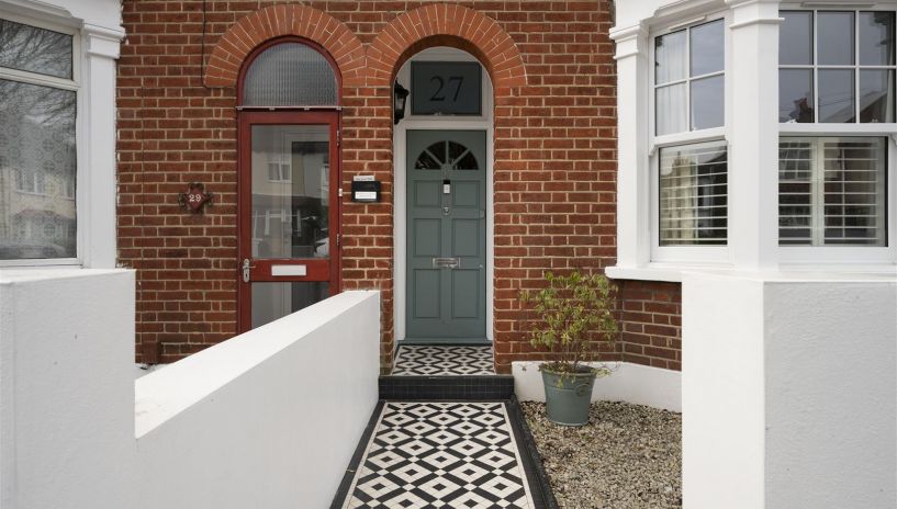 Chestnut Road, Raynes Park, SW20