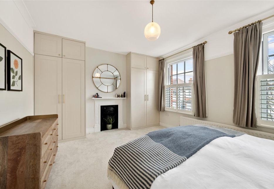 Chestnut Road, Raynes Park, SW20