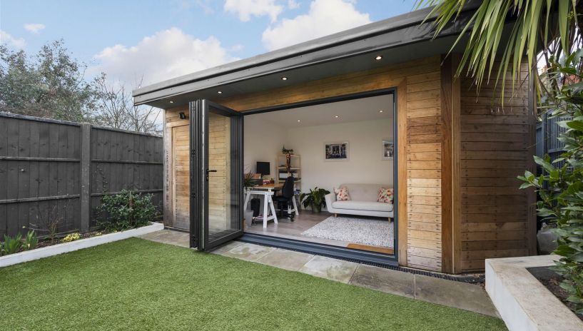 Chestnut Road, Raynes Park, SW20