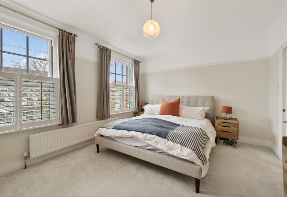 Chestnut Road, Raynes Park, SW20