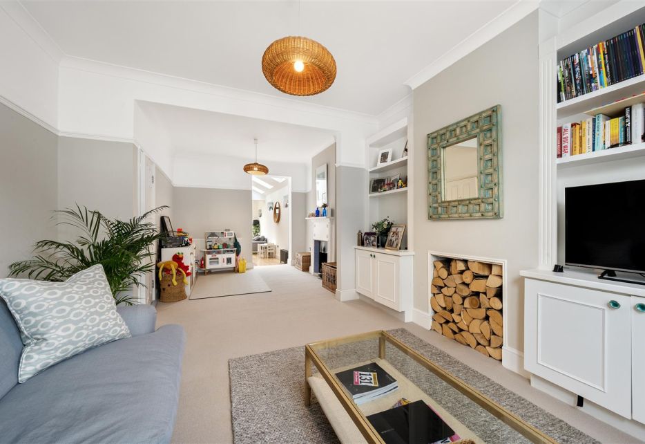 Chestnut Road, Raynes Park, SW20