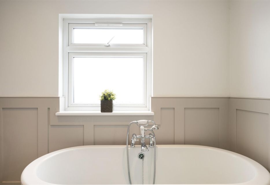 Chestnut Road, Raynes Park, SW20