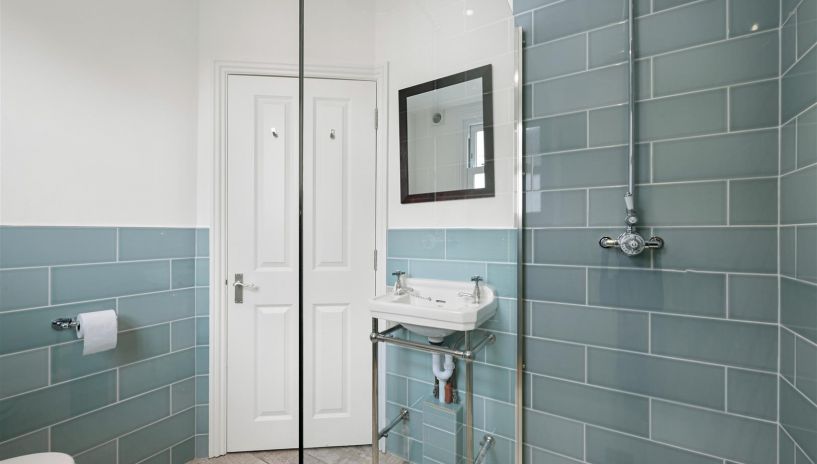 Chestnut Road, Raynes Park, SW20