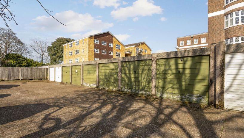 Lansdowne Road, Wimbledon, SW20