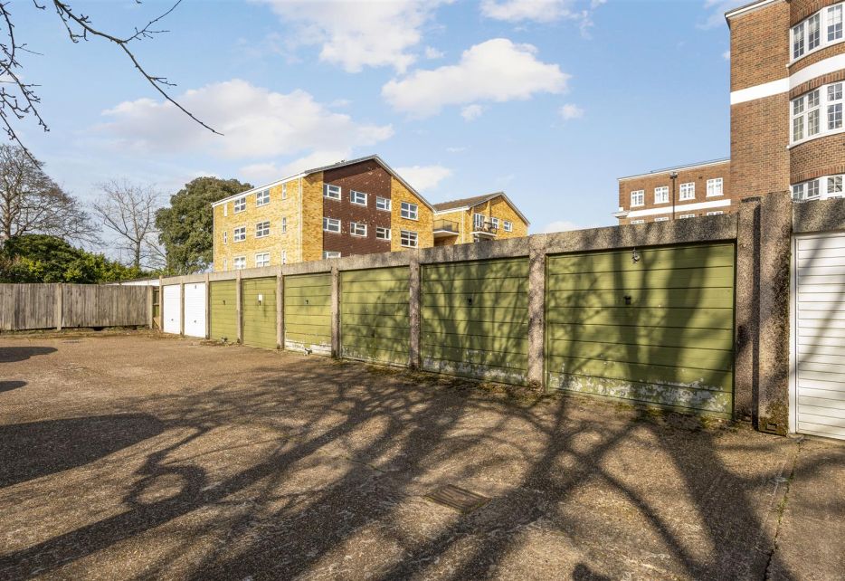 Lansdowne Road, Wimbledon, SW20