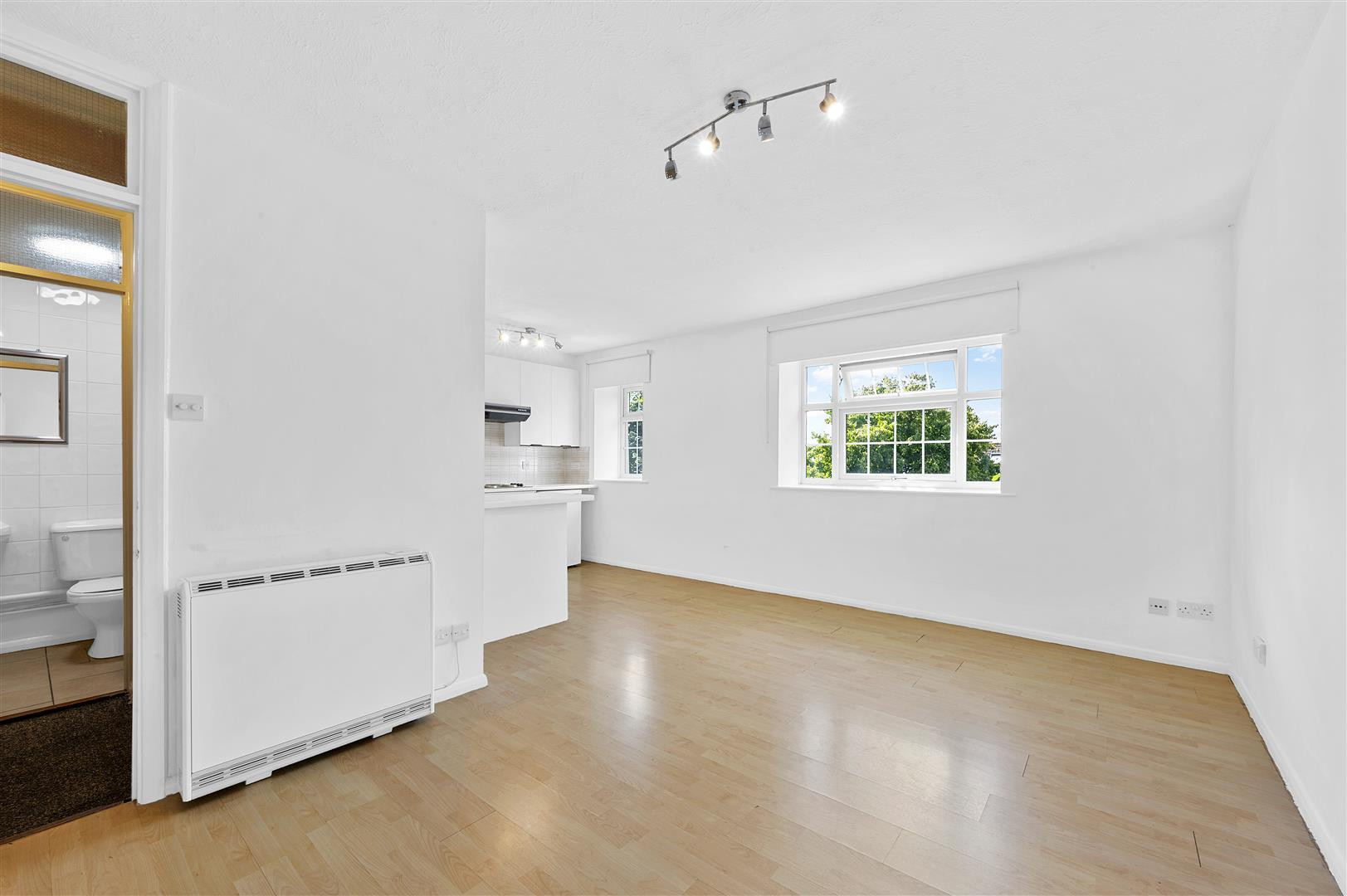 Coombe Lane | 33777177