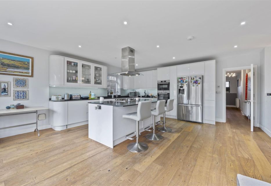 Holland Avenue, West Wimbledon, SW20