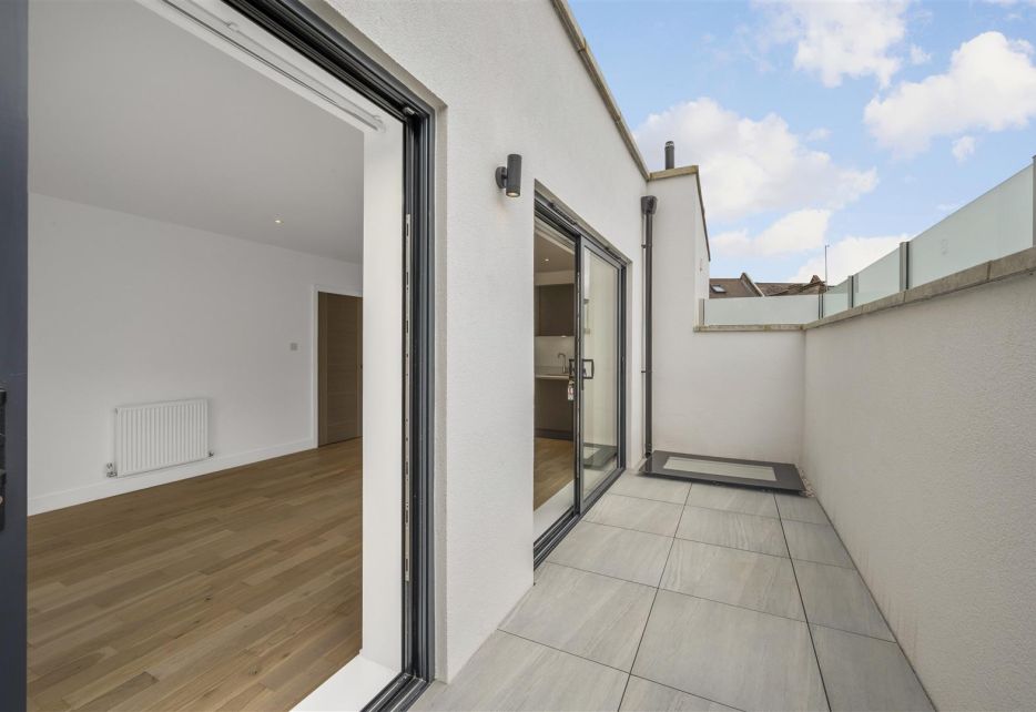 Lillium Mews, Wimbledon, SW19