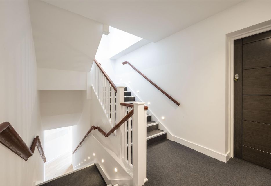 Lillium Mews, Wimbledon, SW19
