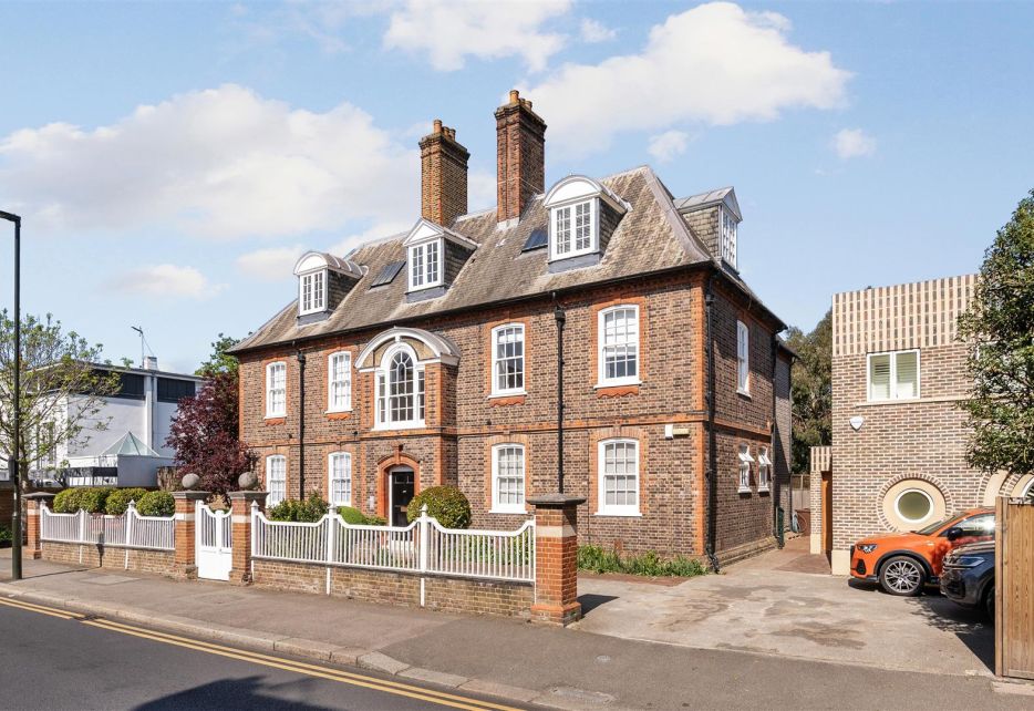 Ridgway, Wimbledon