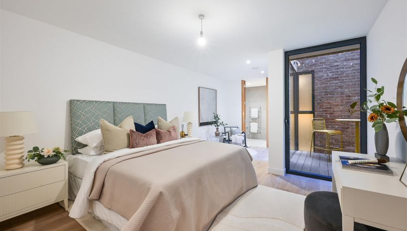 Cottenham Park Road, Wimbledon, SW20