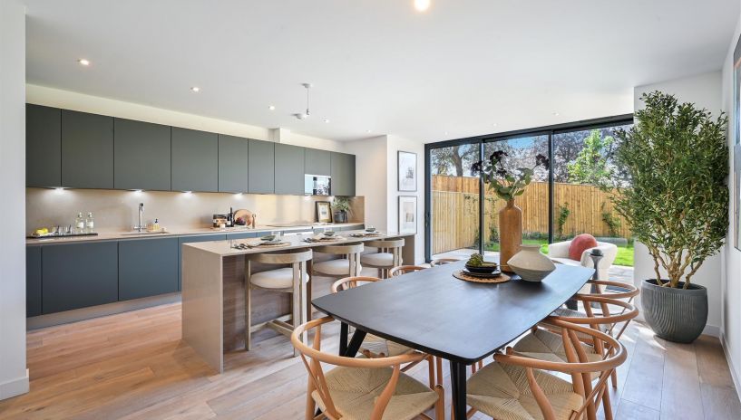 Cottenham Park Road, Wimbledon, SW20