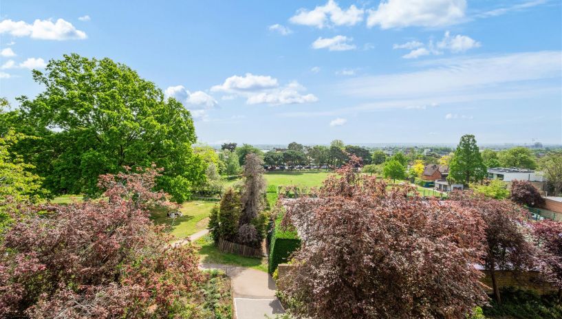Cottenham Park Road, Wimbledon, SW20