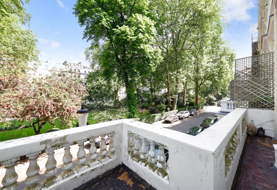 Cornwall Gardens, London, SW7