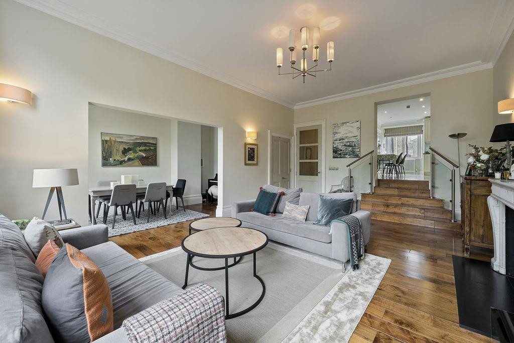 Queen's Gate Gardens | 33882160