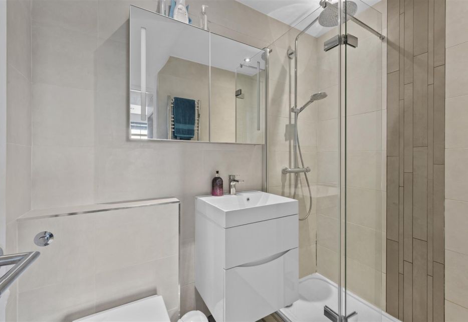 Cumberland Close, Wimbledon, SW20