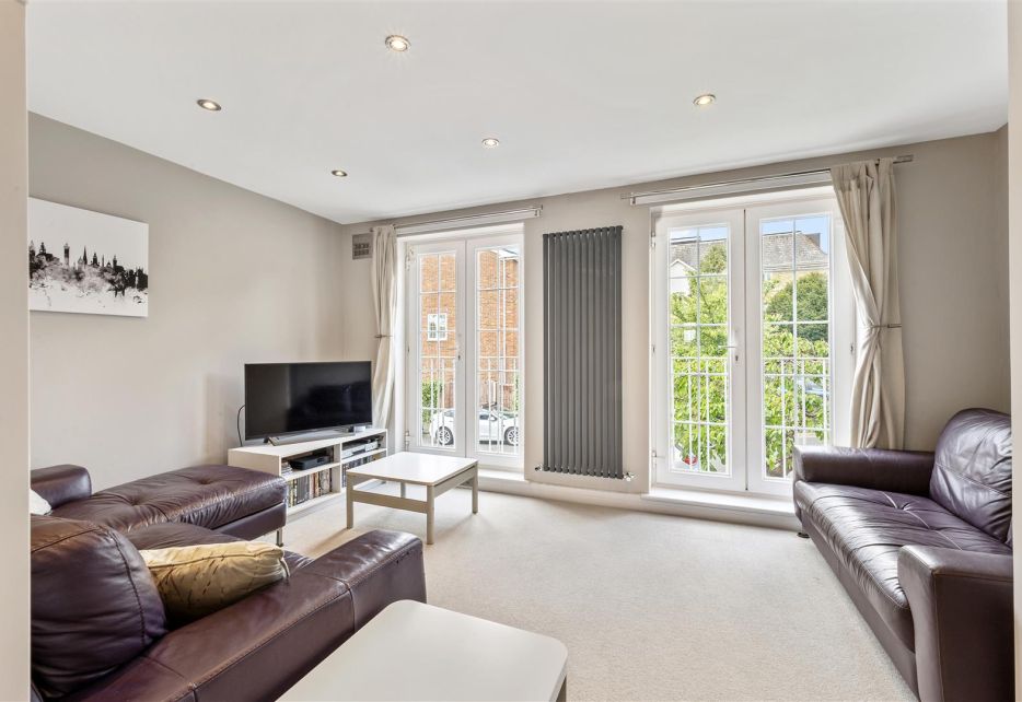 Cumberland Close, Wimbledon, SW20