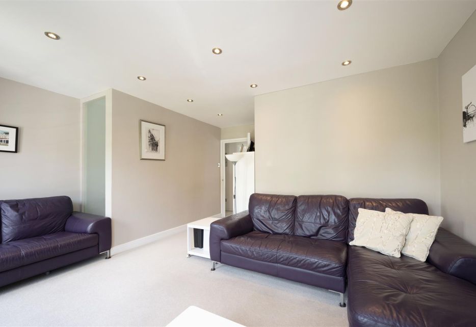 Cumberland Close, Wimbledon, SW20
