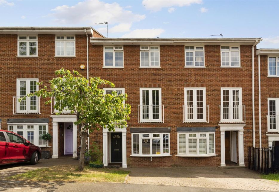 Cumberland Close, Wimbledon, SW20