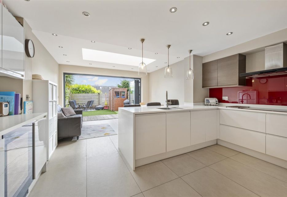 Cumberland Close, Wimbledon, SW20