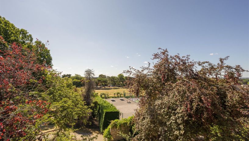 Cottenham Park Road, Wimbledon, SW20