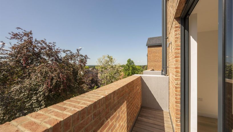 Cottenham Park Road, Wimbledon, SW20